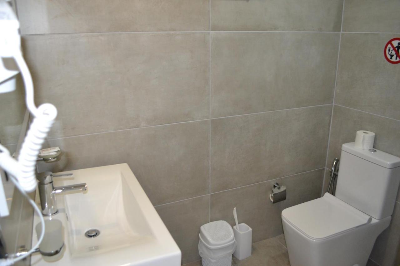 Diamond Hotel Sarandë Esterno foto