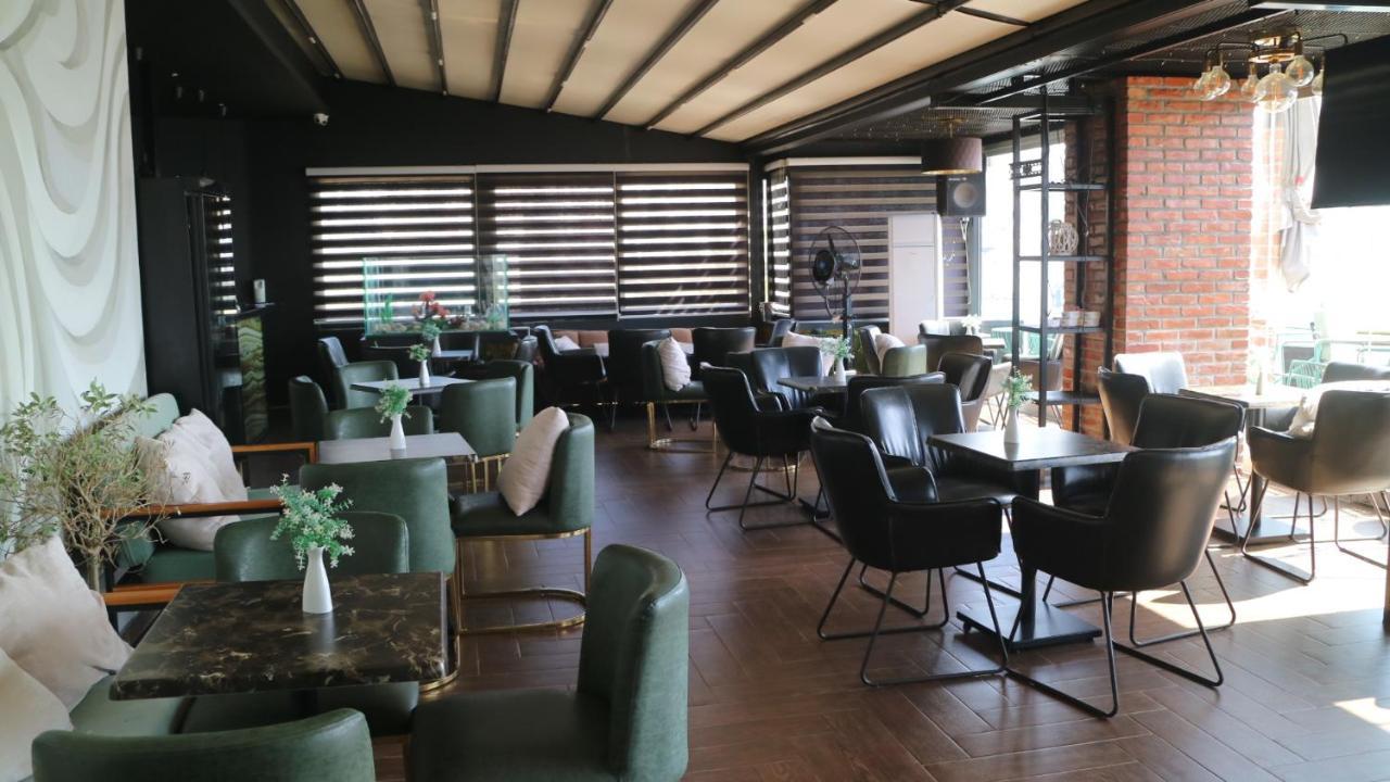Diamond Hotel Sarandë Esterno foto