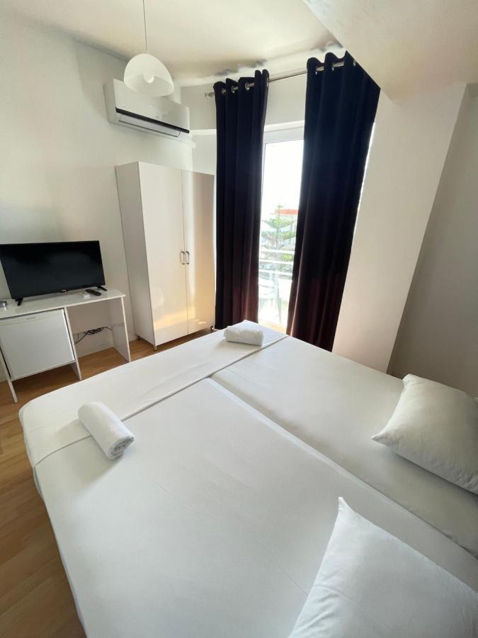 Diamond Hotel Sarandë Esterno foto