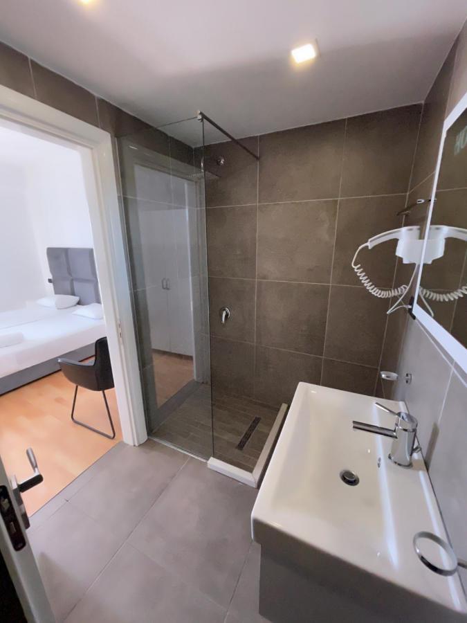 Diamond Hotel Sarandë Esterno foto