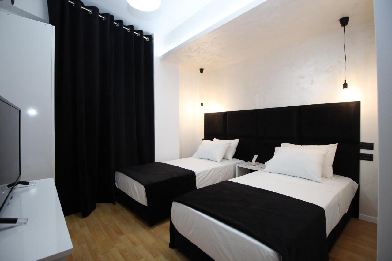 Diamond Hotel Sarandë Esterno foto