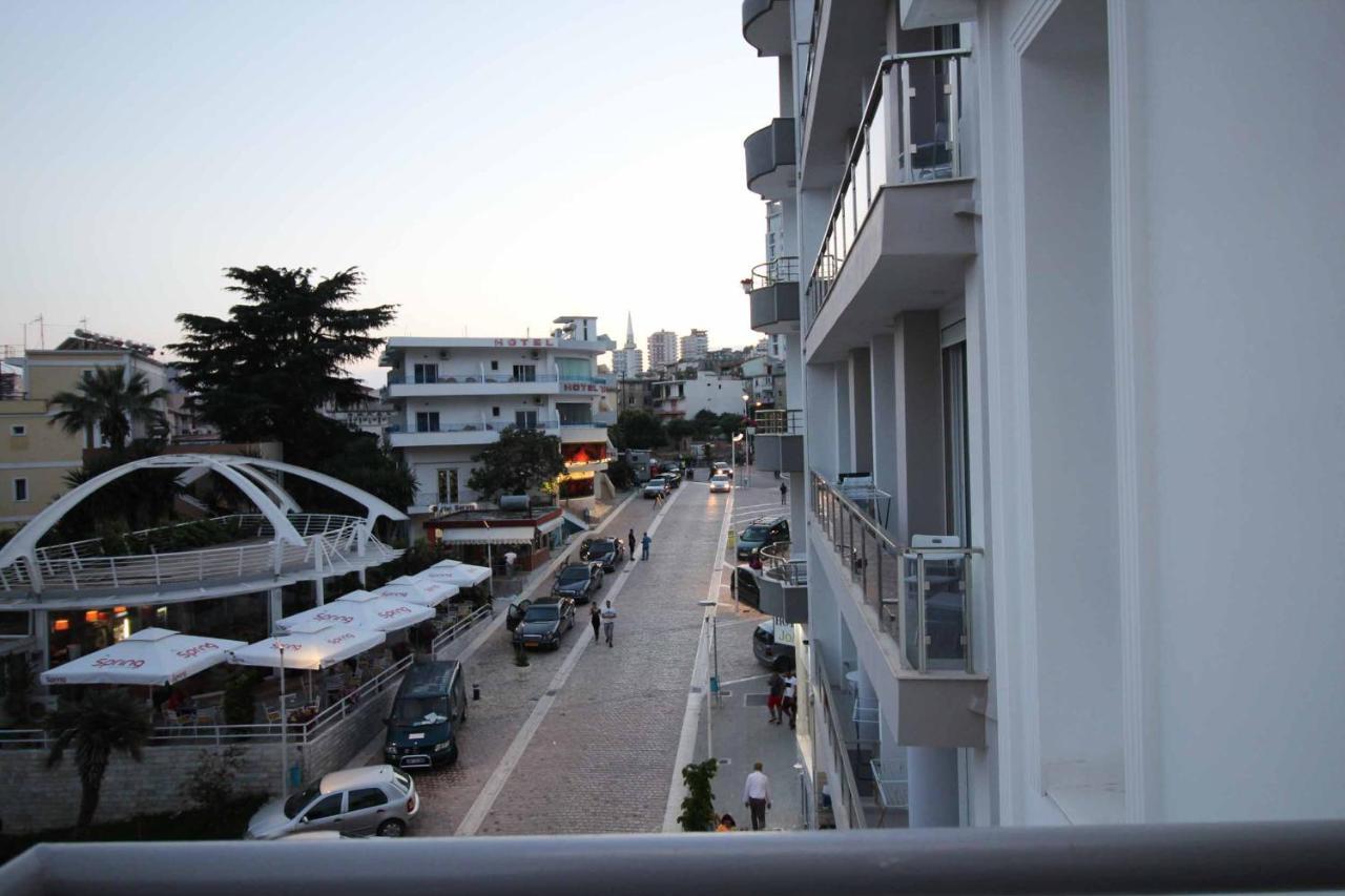 Diamond Hotel Sarandë Esterno foto