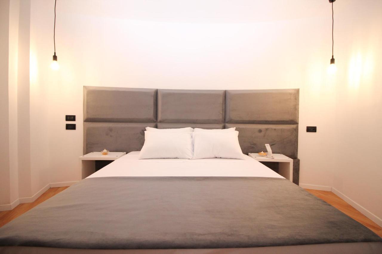 Diamond Hotel Sarandë Esterno foto