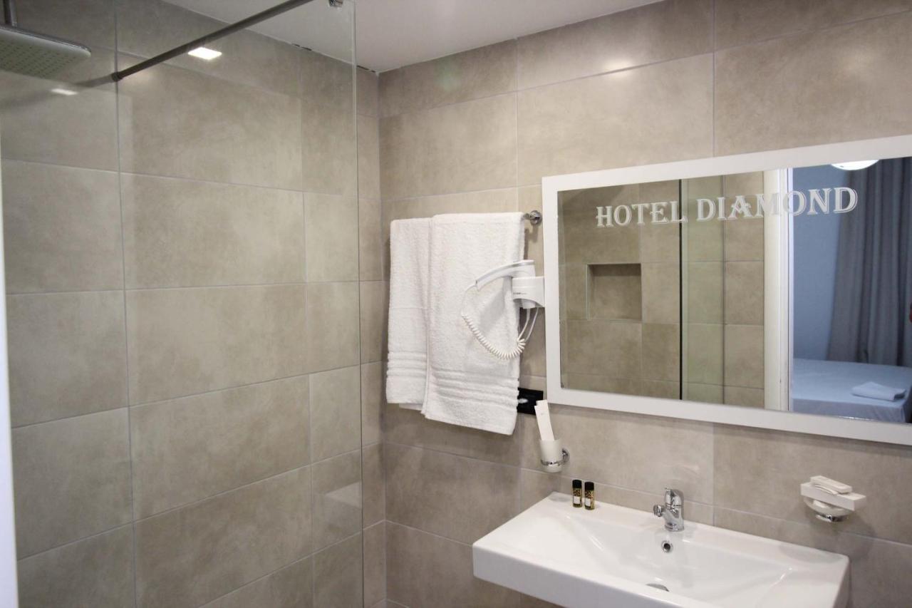 Diamond Hotel Sarandë Esterno foto