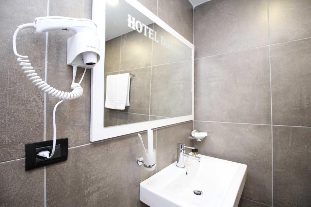 Diamond Hotel Sarandë Esterno foto