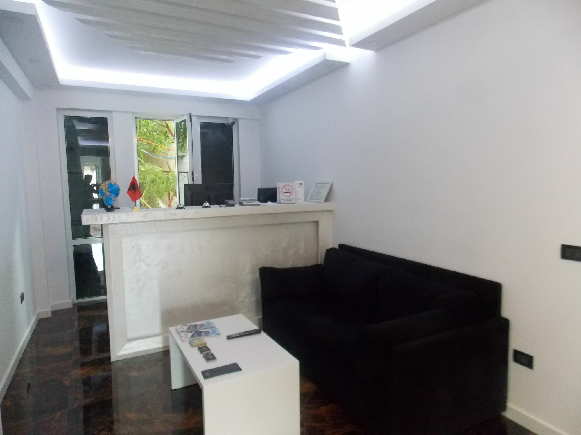 Diamond Hotel Sarandë Esterno foto